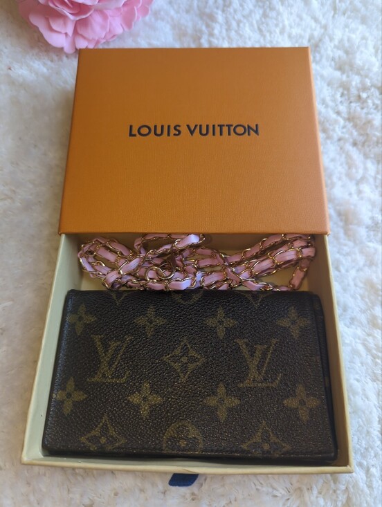 Louis Vuitton Handbags - Louis Vuitton Monogram Authentic Wallet Rare Vintage W Box +Chain For Crossbody